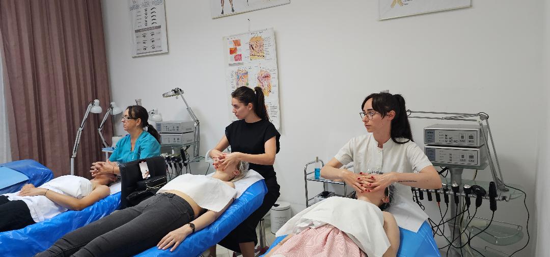 Curs Cosmetica  Cod COR 514201